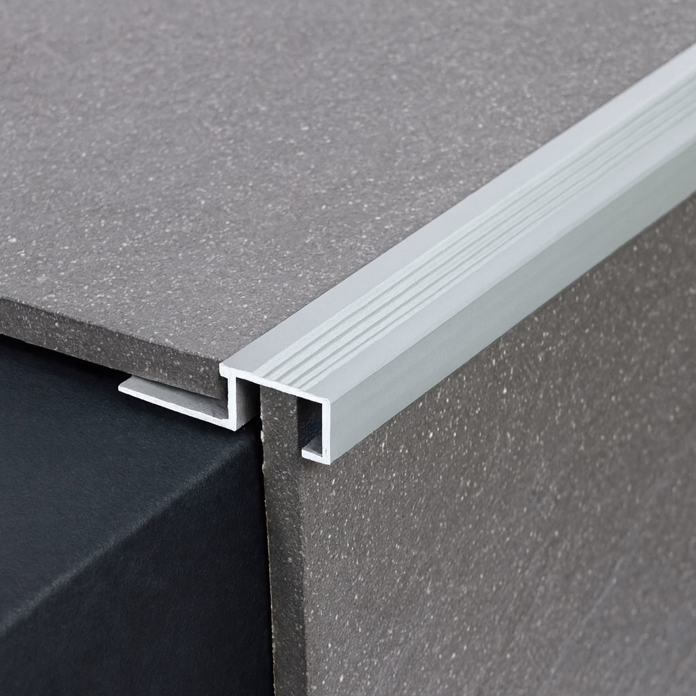 Slika ALU lajsna stepenišna za keramiku 42x10 mm 2,7 m srebrna